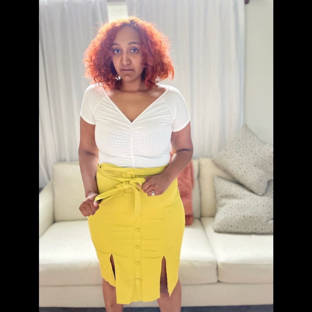 BUTTON-FRONT SKIRT